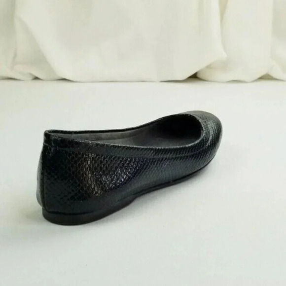 Stuart Weitzman 7M Women's Black Patent Leather Animal/Snake Print Slip On Flats - Picture 9 of 12